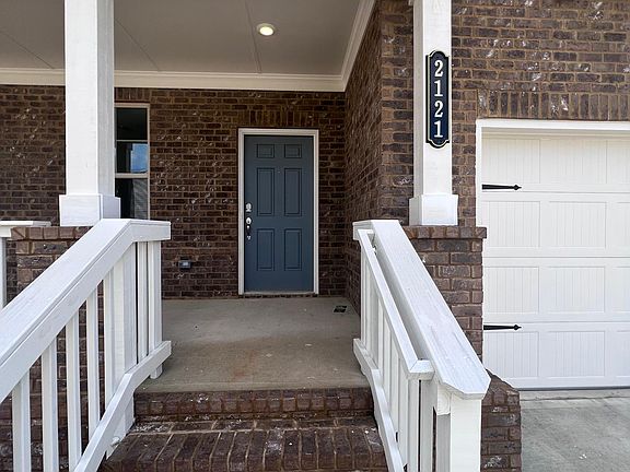 3rd image of 2121A Landsburg Way