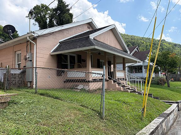 2nd image of 1304 Summers St