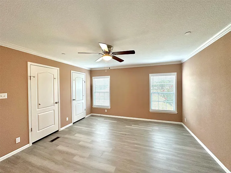 831 Country Club Rd — Photo 14