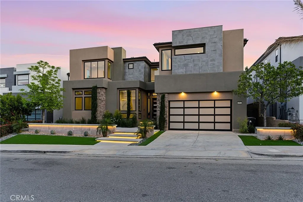 5 bed, 4.5 bath, 4808 sqft, $12,500 — Photo 2