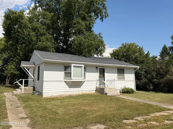 143 W Ramsey St, Pembina, ND 58271