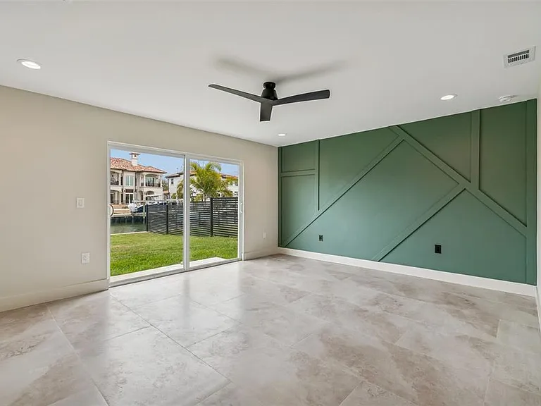 3921 Versailles Dr — Photo 13