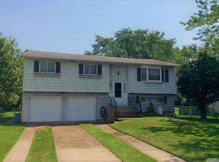 7 Lilmar Dr, Islip Terrace, NY 11752