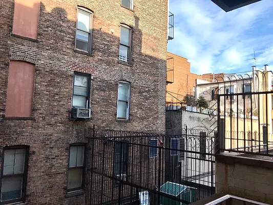 Rented by NY Living Solutions | media 24