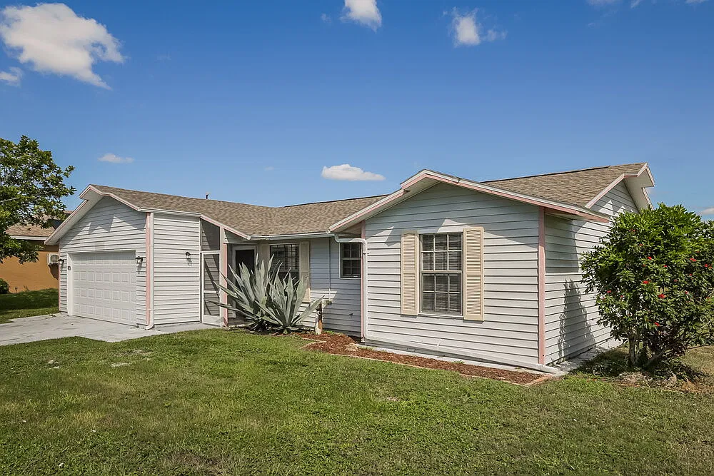 3 bed, 2.0 bath, 1148 sqft, $1,425 — Photo 3