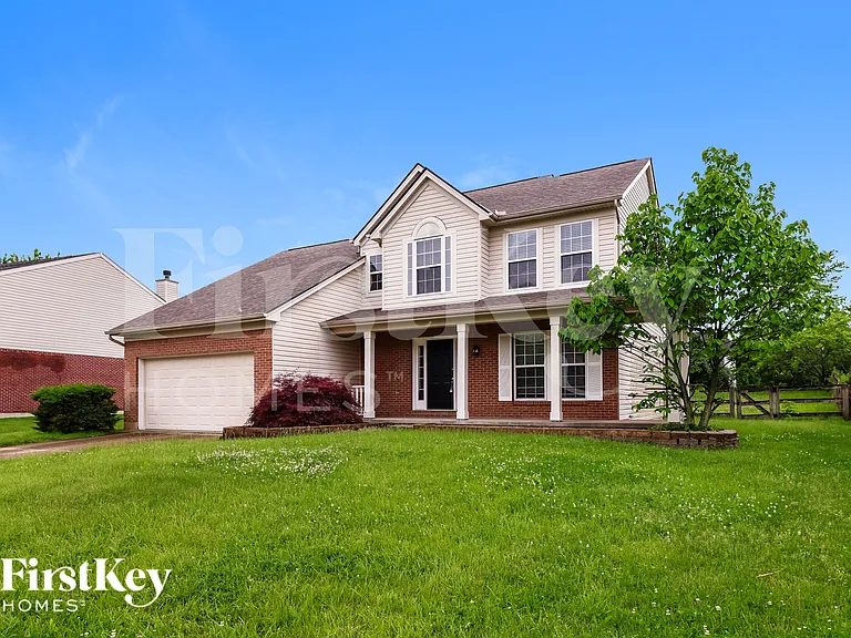 1211 Parkside Dr — Photo 2