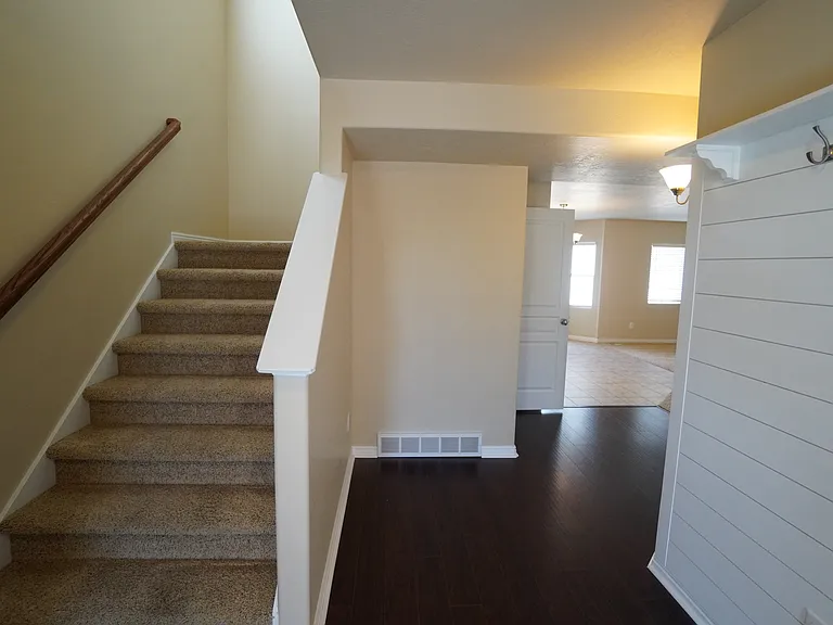 883 S Daisy Dr — Photo 4
