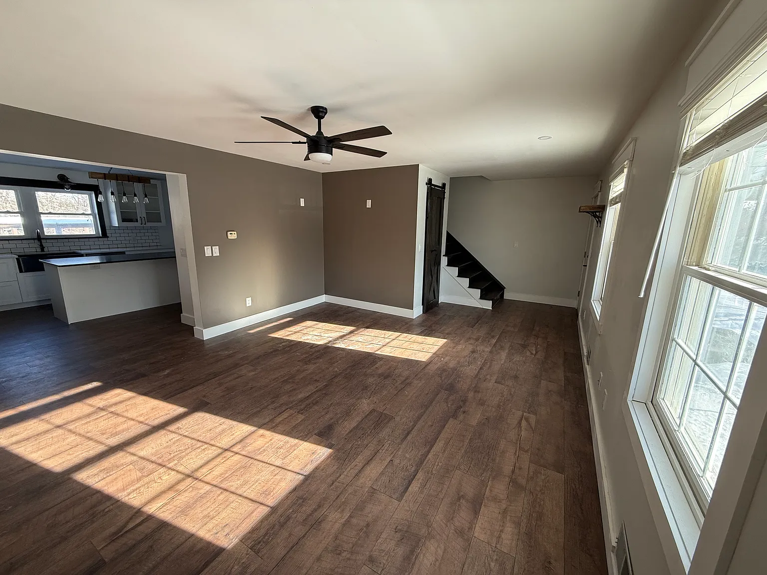 3 bed, 1.5 bath, 1500 sqft, $2,800 — Photo 3