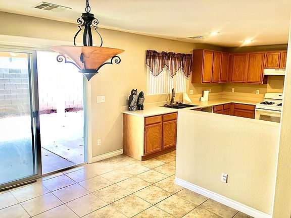 3rd image of 9551 Grand Fir Ct