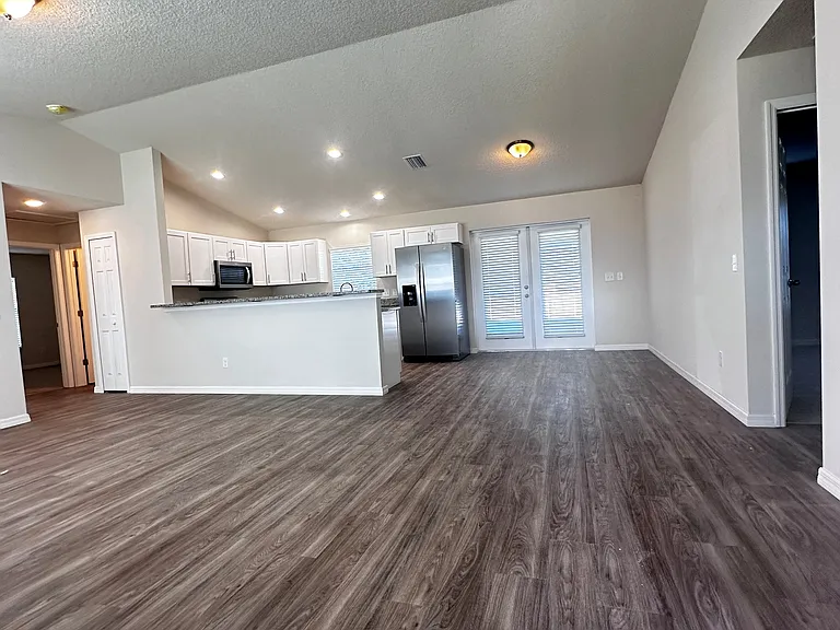 4255 E Maryland St — Photo 3