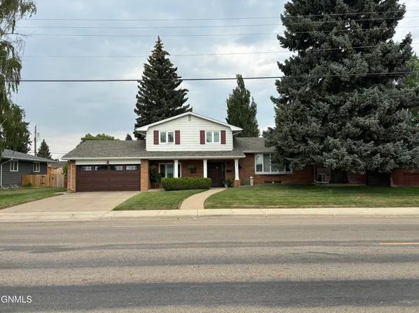 421 11th St E, Williston, ND 58801