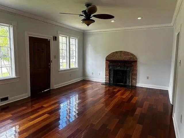 5 bed, 2.5 bath, 2650 sqft, $2,900 — Photo 2
