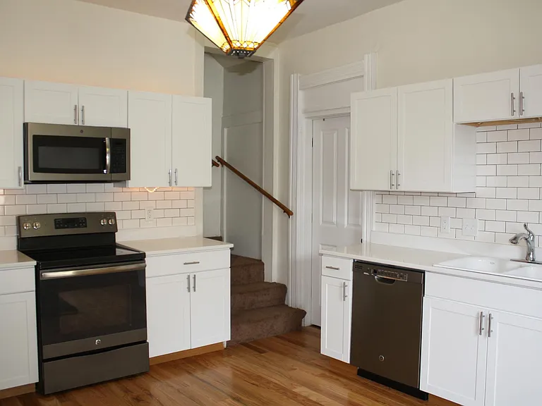 311 E Cottage Grove Ave — Photo 11