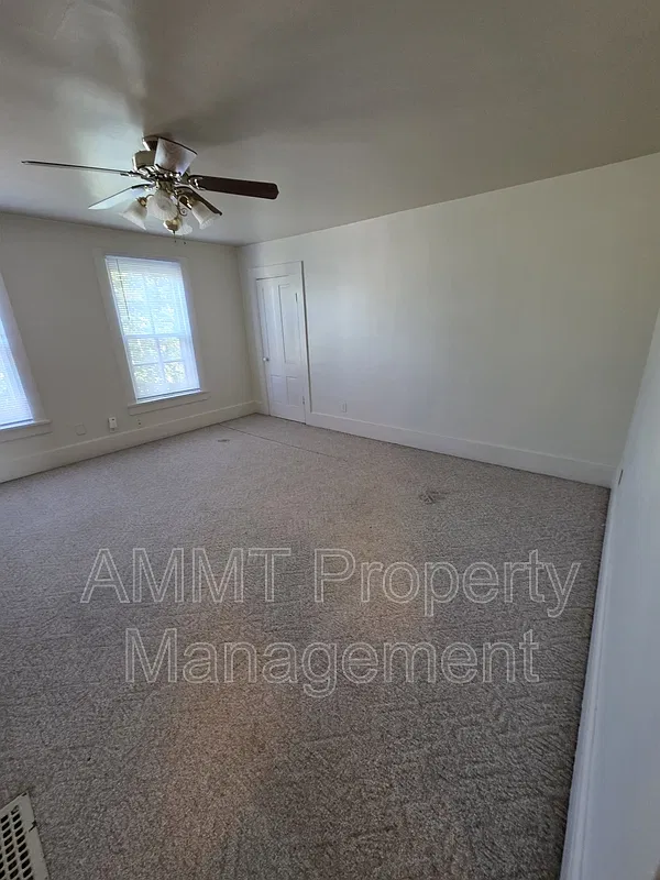 1 bed, 1.0 bath, $900 — Photo 3