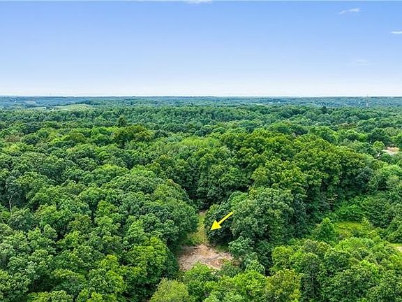 2nd image of 420 Braun Rd