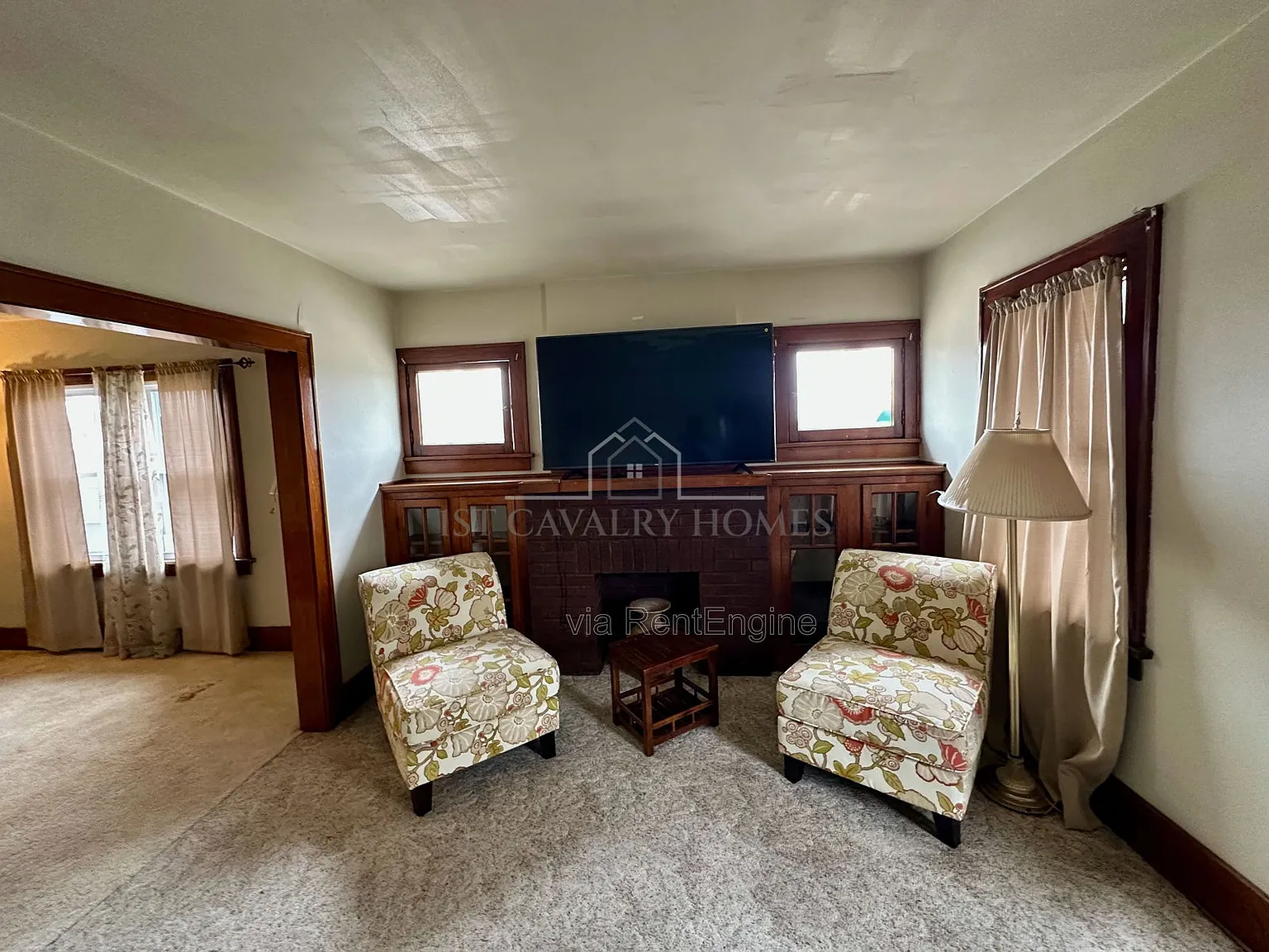 2 bed, 1.0 bath, 951 sqft, $875 — Photo 2