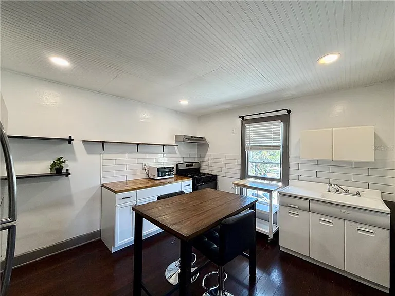 1057 7th Ave N #3 — Photo 4