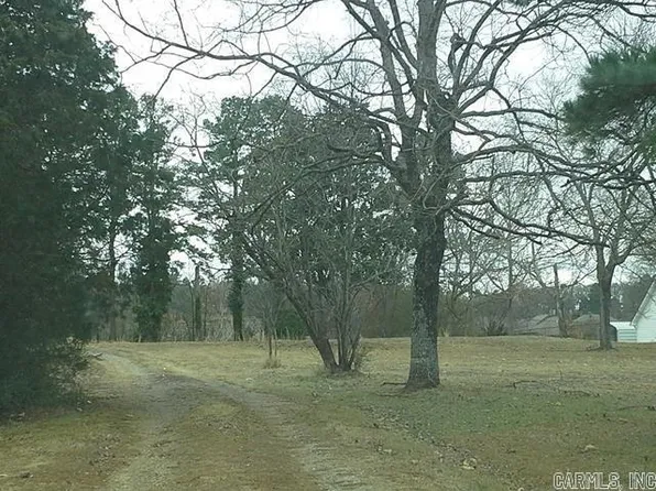 2705 W Beebe Capps Expy, Searcy, AR 72143