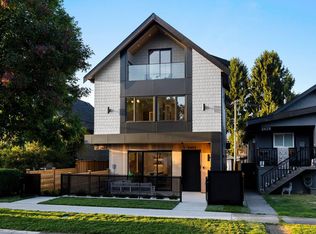 2435 Napier St #1, Vancouver, BC V5K 2W2