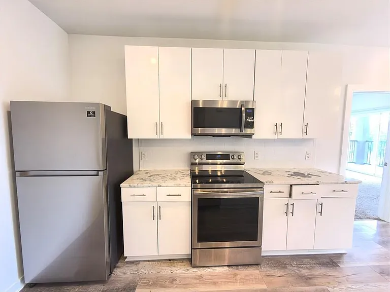 525 Parkway Dr #401 — Photo 5