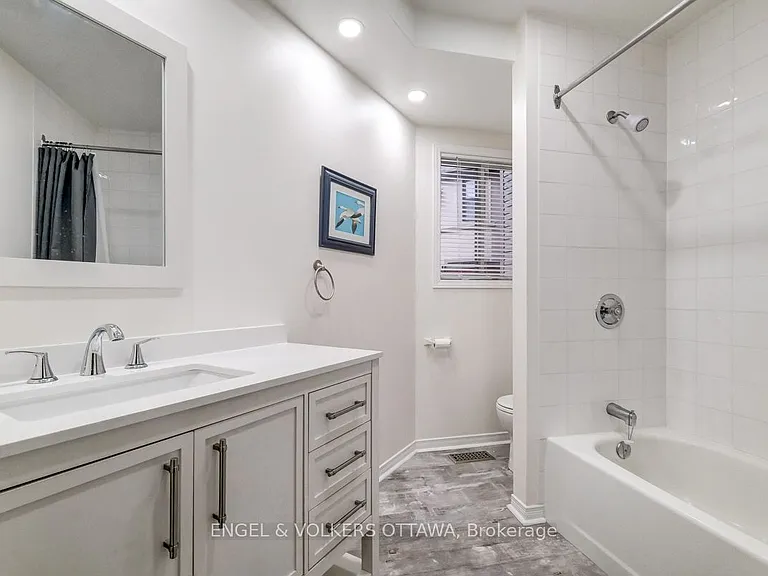 158 Rochester St W — Photo 13