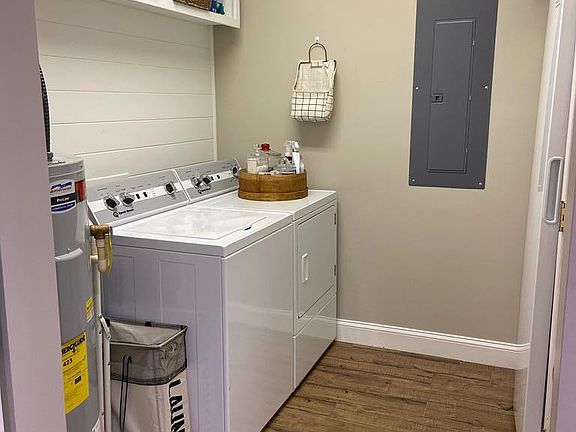 4th image of 901 Jackies Ln