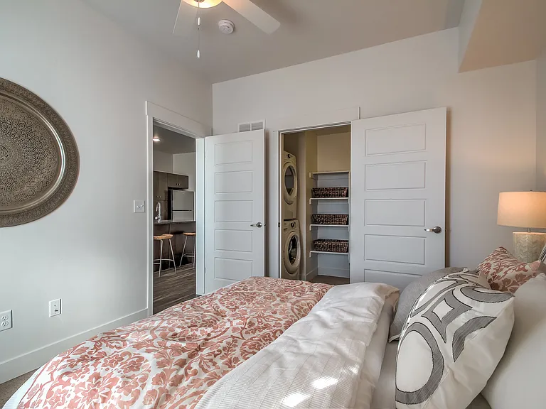 The Bonneville Apartments — Photo 30