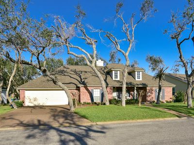 204 Champions Dr, Rockport, TX, 78382