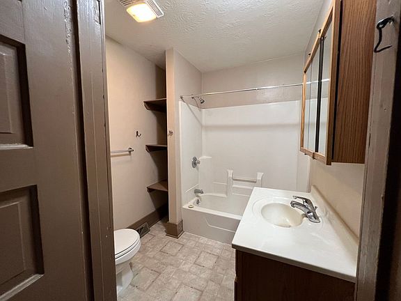 3rd image of 83611 563 1/2 Ave