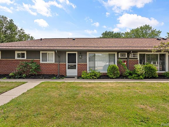 2nd image of 2419 Normandy Rd