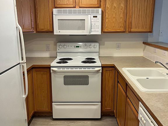 2nd image of 4858-4876 N Orchid Ln #2127-4858