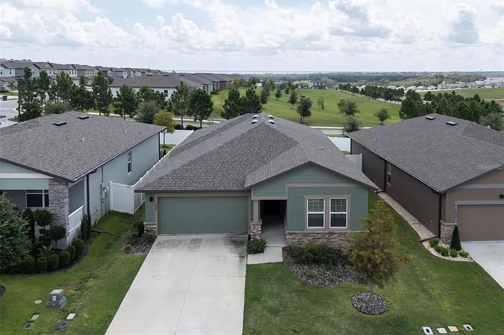 3 bed, 2.0 bath, 1769 sqft, $2,495 — Photo 1