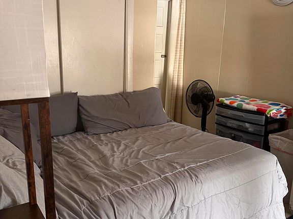 4th image of 40 Ticonic Street