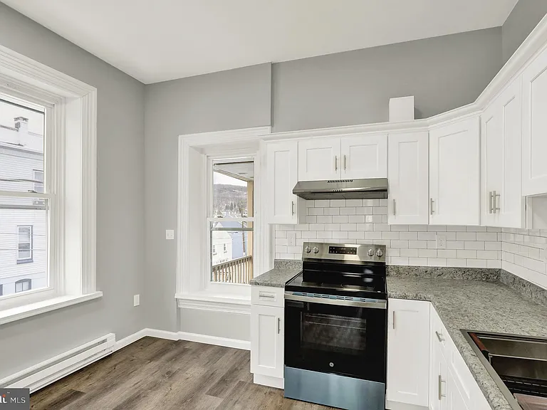 1156 Franklin St #4 — Photo 2