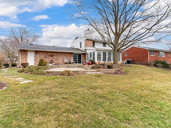 4th image of 215 Fleetwood Dr