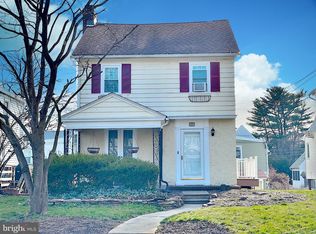 222 Rock Glen Rd, Wynnewood, PA 19096