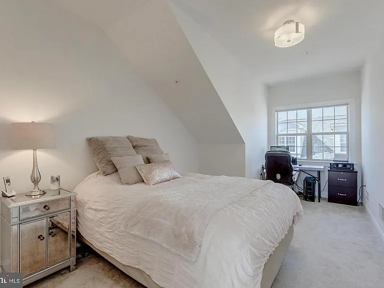 Spacious 3rd bedroom with its own large closet and private bathroom