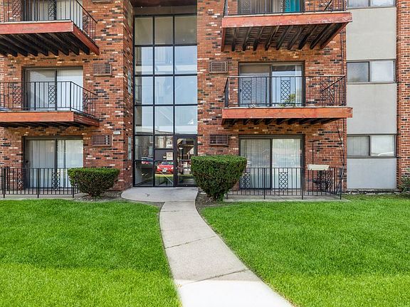 3rd image of 13715 S Stewart Ave APT 3W