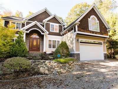 455 Tillinghast Rd, East Greenwich, RI, 02818