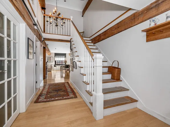 240 Jackson St APT 325, Lowell, MA 01852