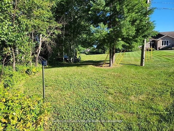 4th image of 24 Villeneuve Ct