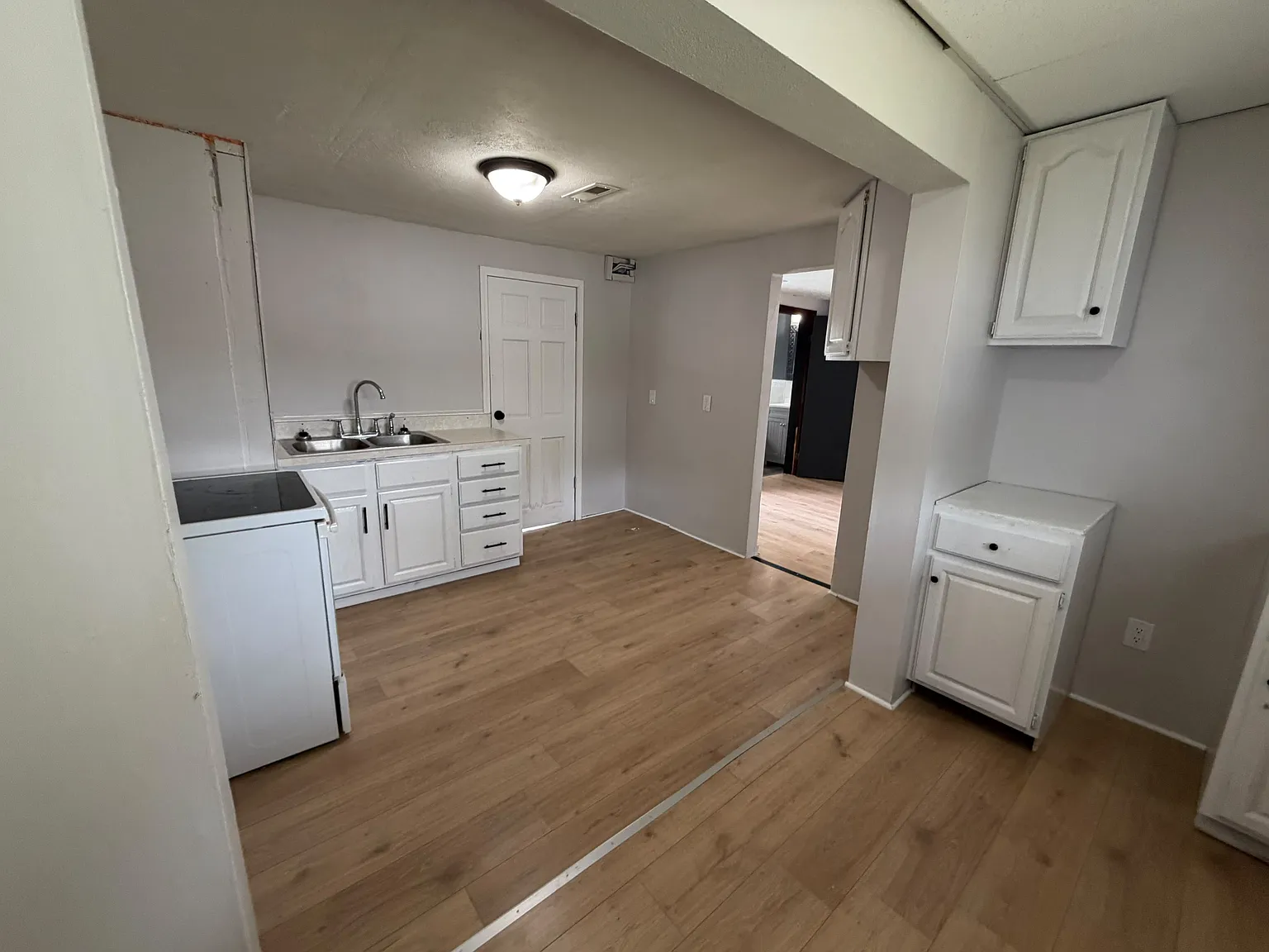 2 bed, 809 sqft, $950 — Photo 3