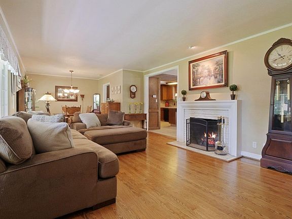 3rd image of 8457 N Treasure Ave