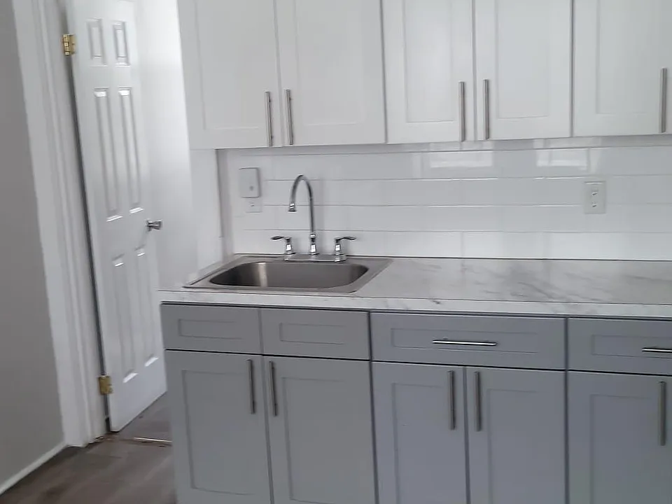 27 Aldine St #2