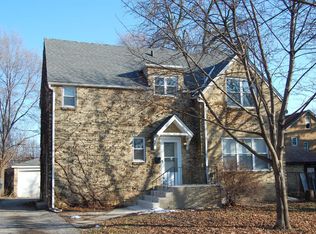 811 Glenwood Ave, Waukegan, IL 60085