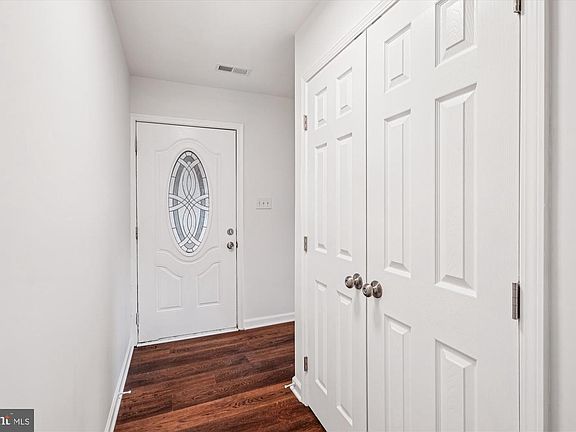 3rd image of 12611 Blackwell Ln