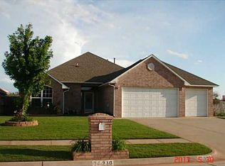310 W Pines Way, Mustang, OK 73064