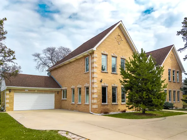 332 E Central Rd, Arlington Heights, IL 60005