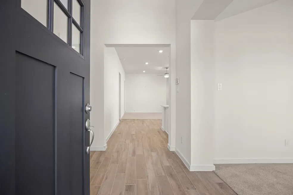 4 bed, 1860 sqft, $2,900 — Photo 2