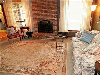 3rd image of 813 NE 133rd St